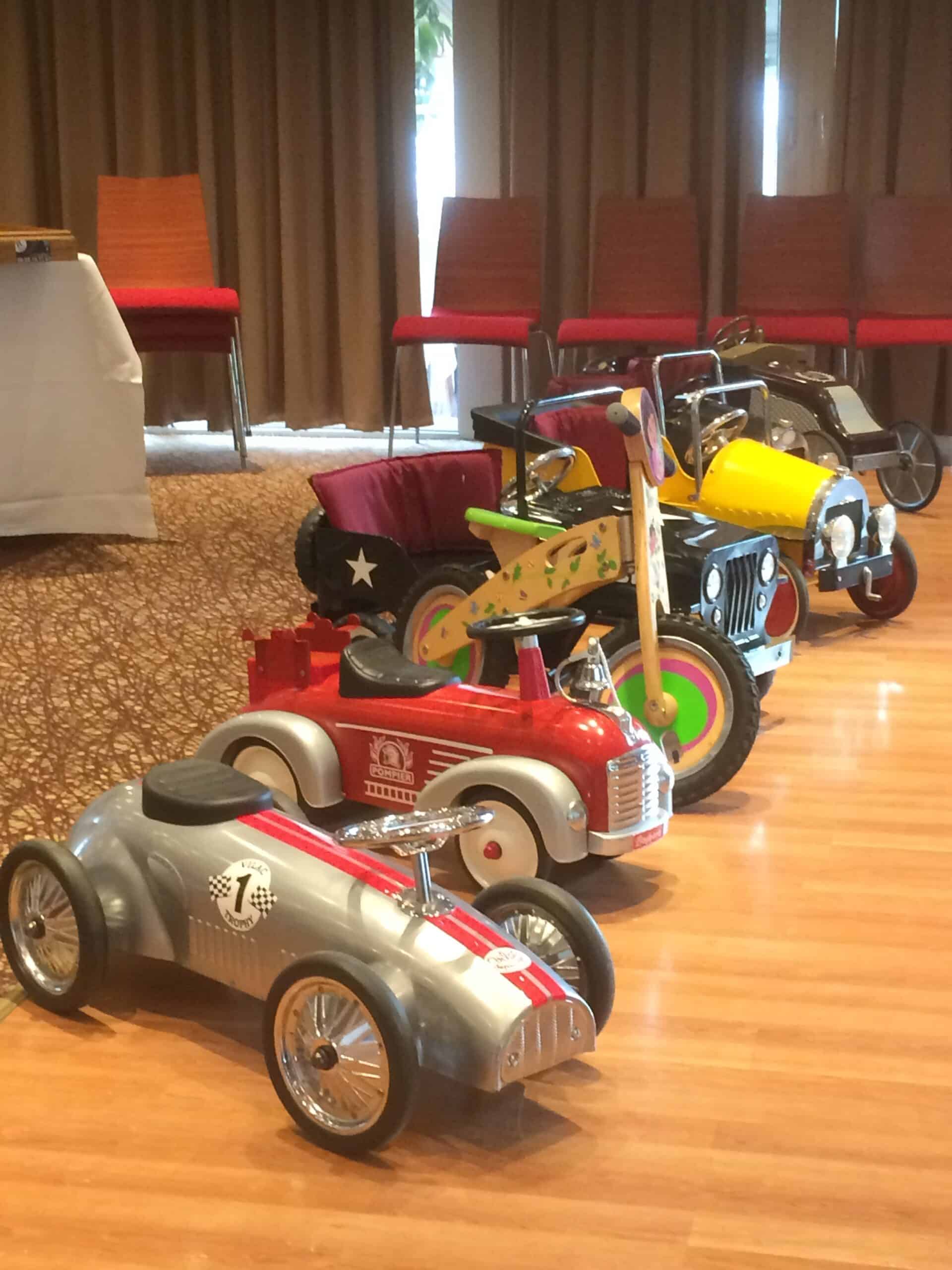 Voiture à pédale pour un arbre de Noël Anim’RJ