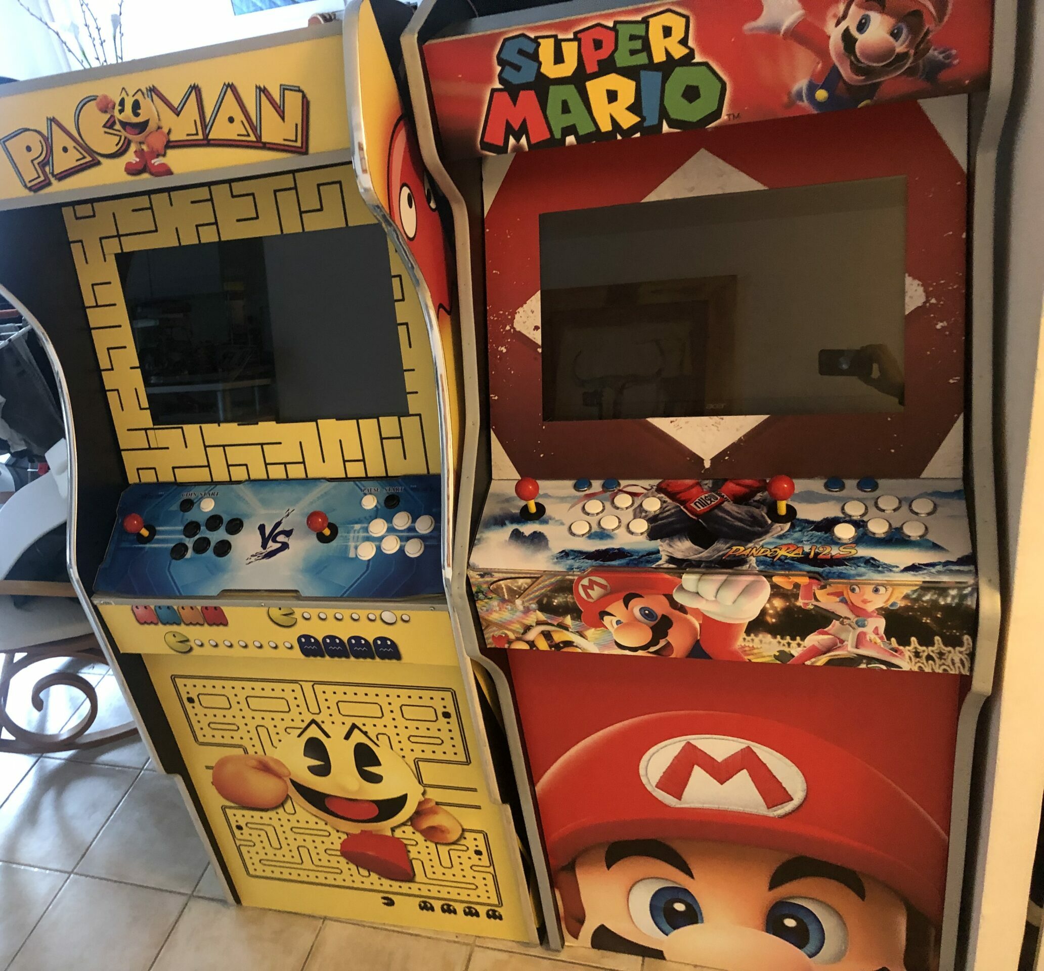 Borne à jeux rétrogaming Pacman et Super Mario