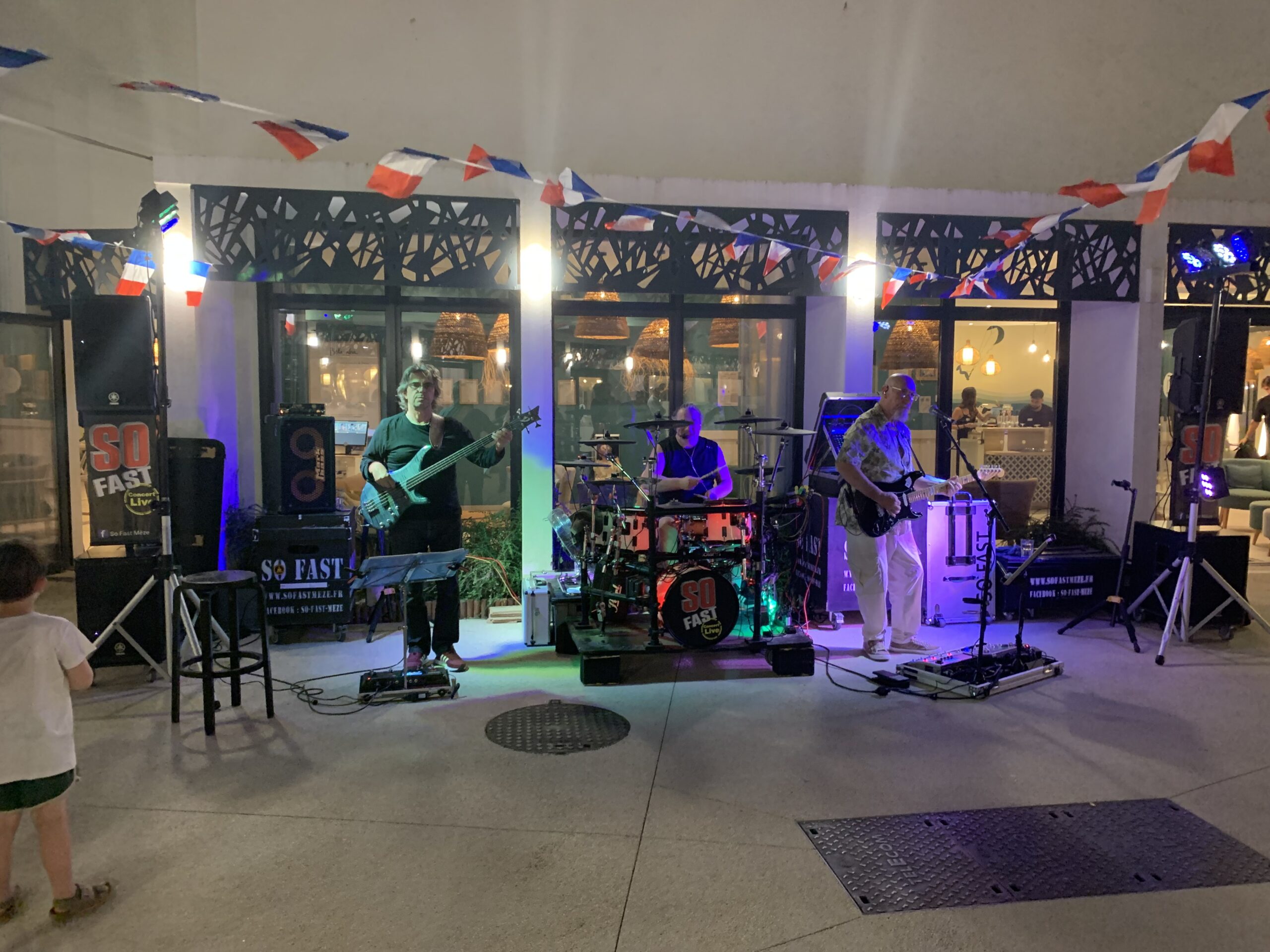 Groupe de musique dans un village vacances