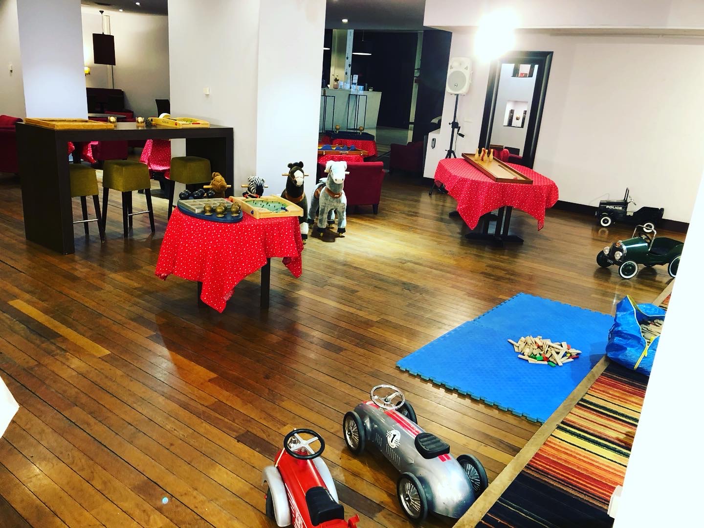 Anniversaire enfants avec des jouets en bois